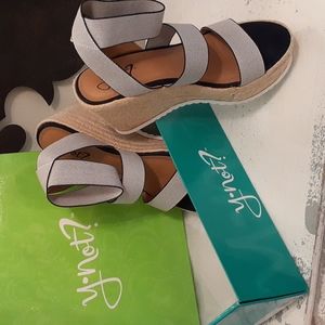 y-not Wedge with Elastic straps